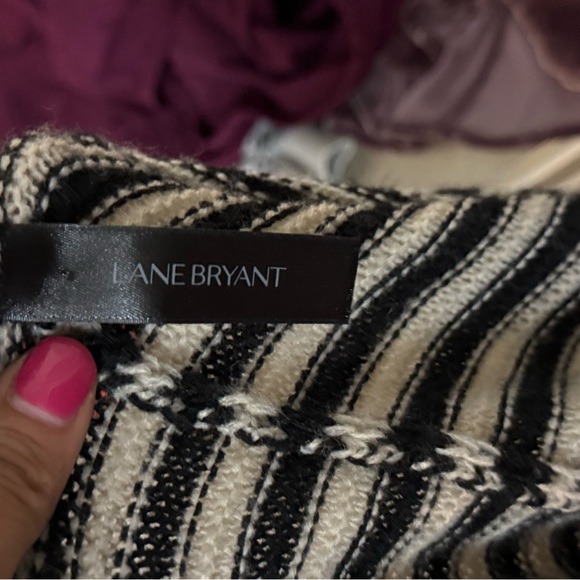 Lane Bryant striped black and white shrug - Picture 3 of 4